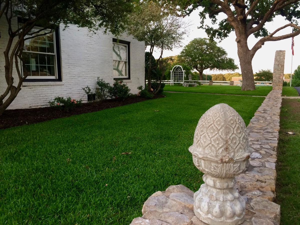 Bed and Breakfast The Old Liberty Schoolhouse Azle Exterior foto