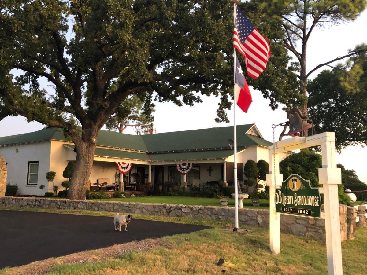 Bed and Breakfast The Old Liberty Schoolhouse Azle Exterior foto
